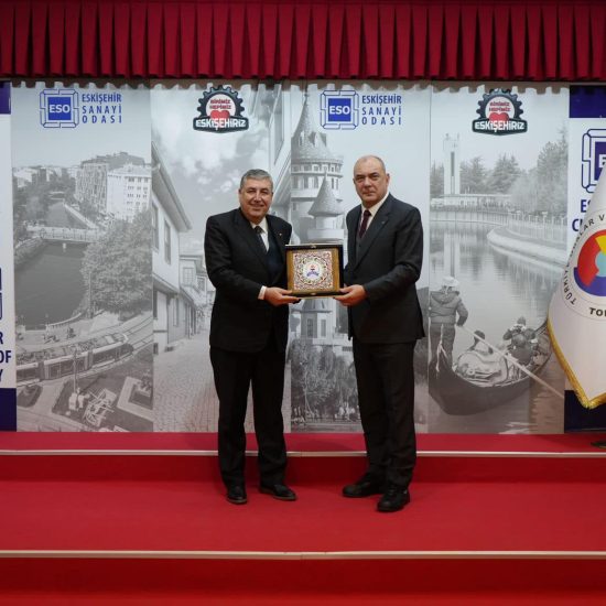 ESO başkanımız Sayın:Celalettin Kesikbaş’ı makamında ziyaret ettik.