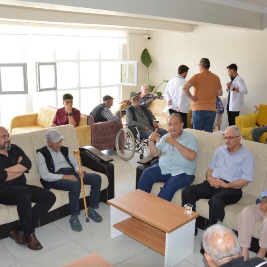Sivrihisar Nasreddin Hoca Huzurevi Yaşlı Bakım ve Rehabilitasyon Merkezi Sakinleri Sağlık Taramasından Geçirildi